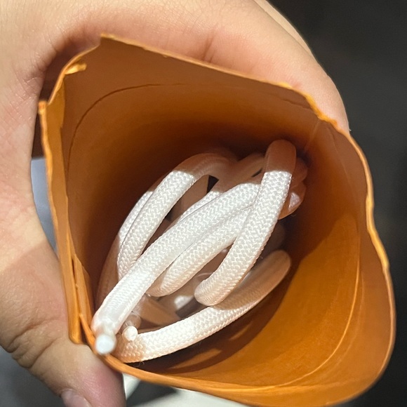 Lv women’s runners - Picture 6 of 13